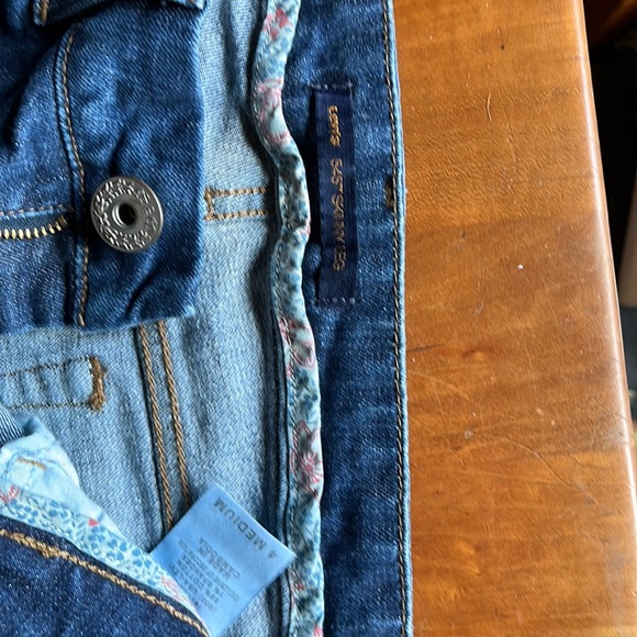 Levi’s 545 low rise skinny jeans. Size 4 - Picture 3 of 3